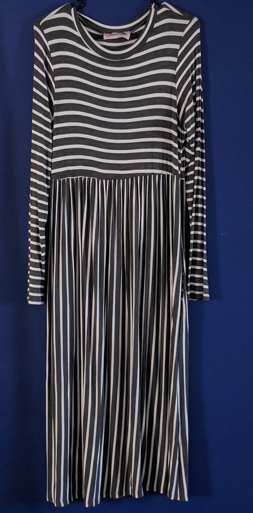 Glamour Farms Striped Midi Dress 👗